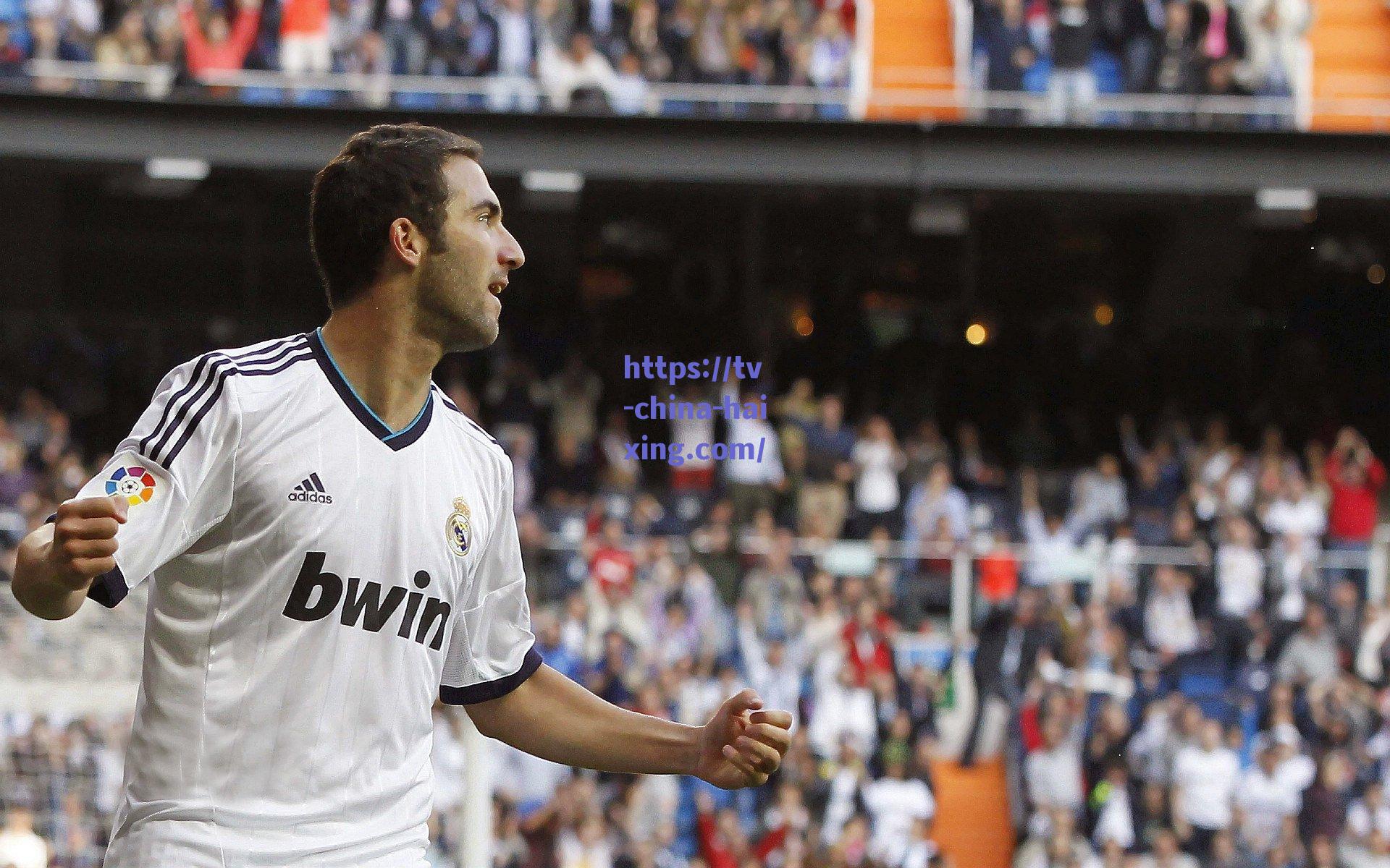 老队友情谊跨越赛场！纳瓦斯社媒晒合照致敬莫德里奇，永远的传奇，时代的缩影