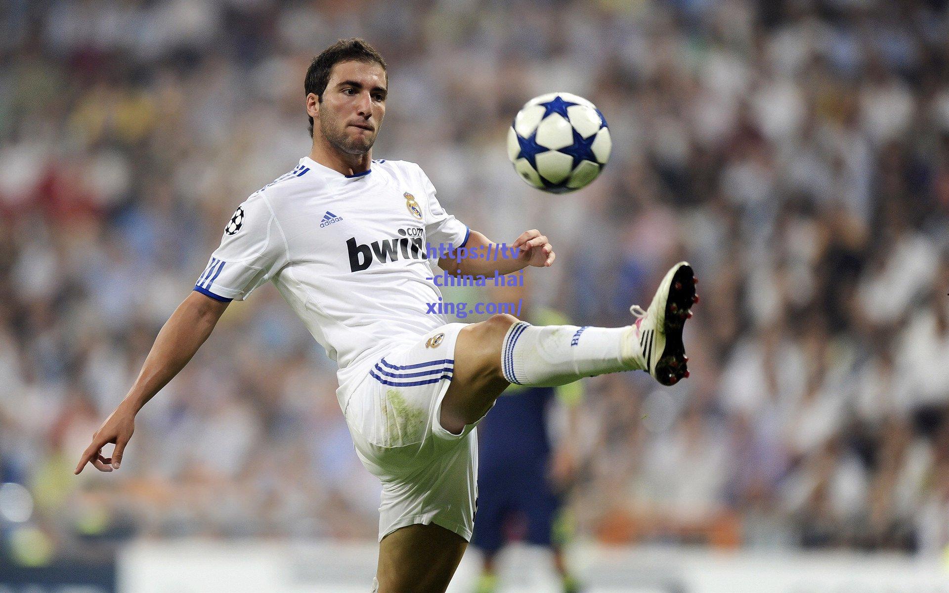 海星体育网址|战术受伤风波再起，塞鸟传中击中对手胸部引发赛场争议与医疗质疑